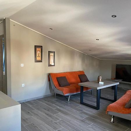 Aretoysa Center Luxury Suites 2 Néa Péramos Exteriör bild
