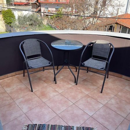 Aretoysa Center Luxury Suites 2 Néa Péramos Exteriör bild
