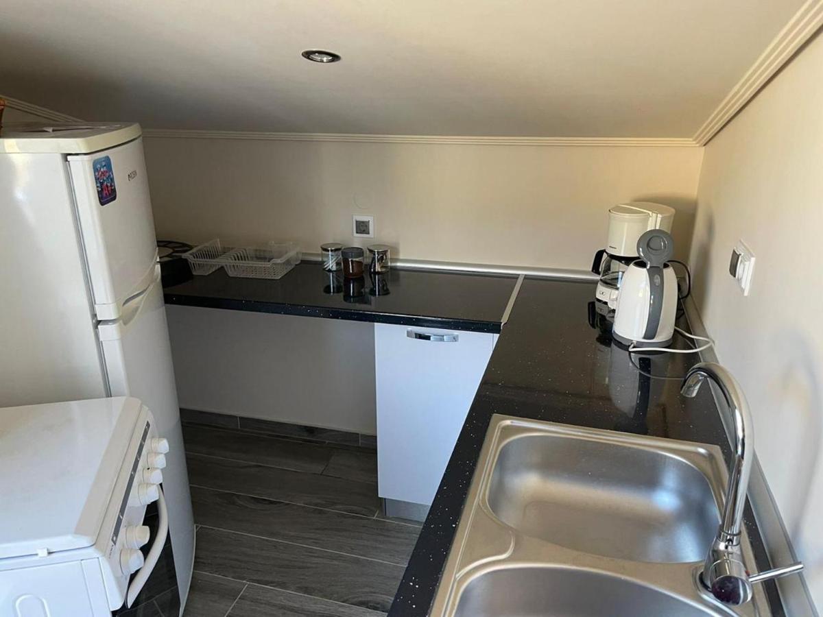 Aretoysa Center Luxury Suites 2 Néa Péramos Exteriör bild