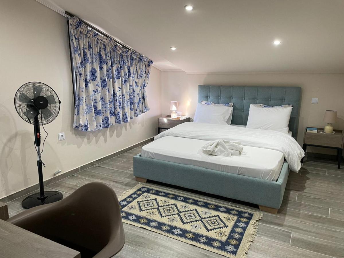 Aretoysa Center Luxury Suites 2 Néa Péramos Exteriör bild
