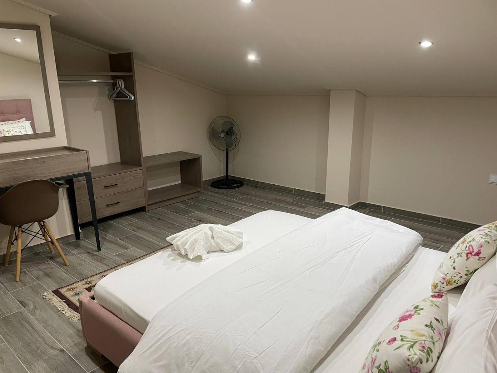 Aretoysa Center Luxury Suites 2 Néa Péramos Exteriör bild
